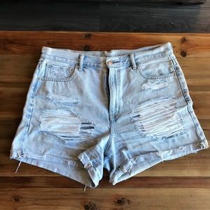 AE Mom Shorts